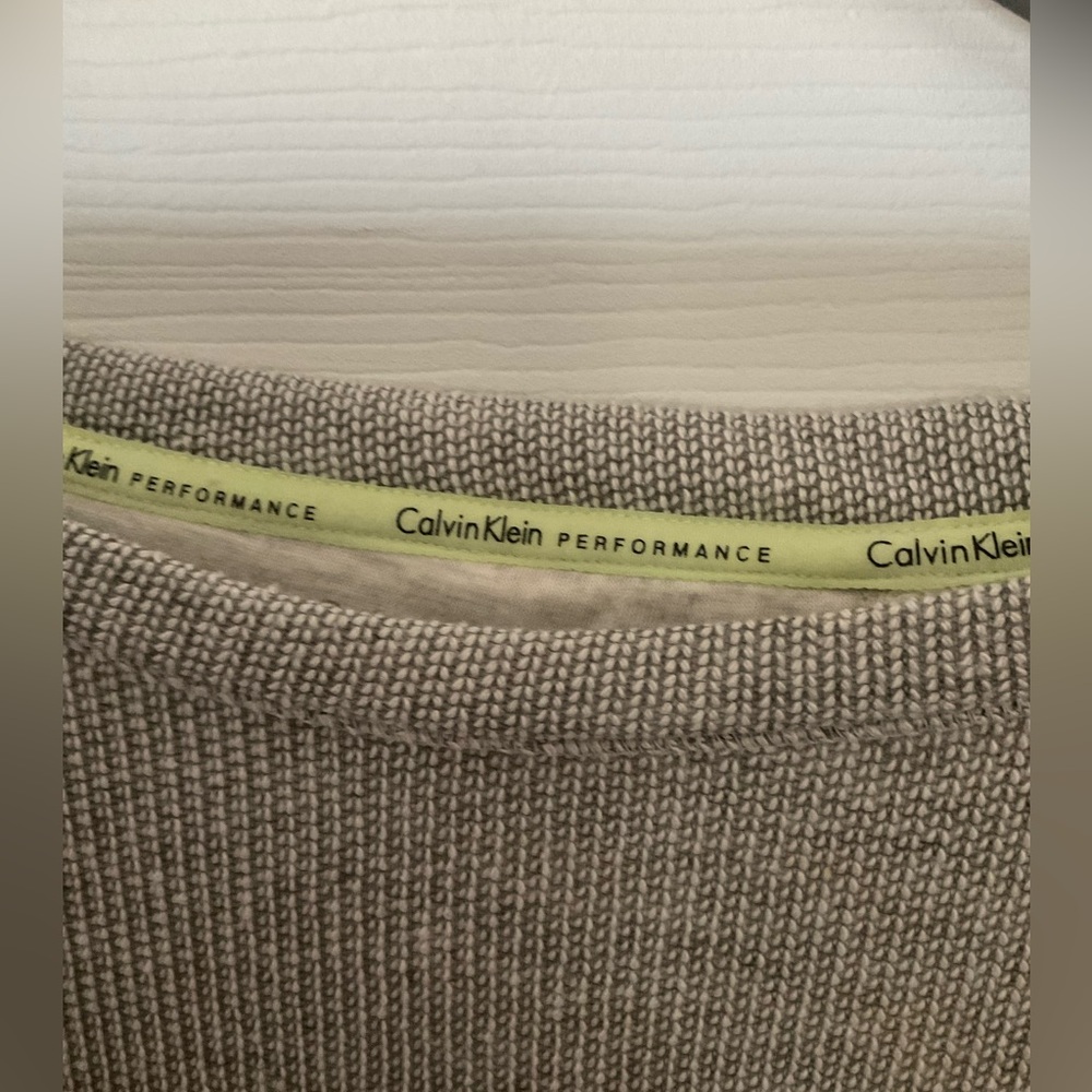 - Calvin Klein great sweatshirt in great condition size XL. - Picture 2 of 4